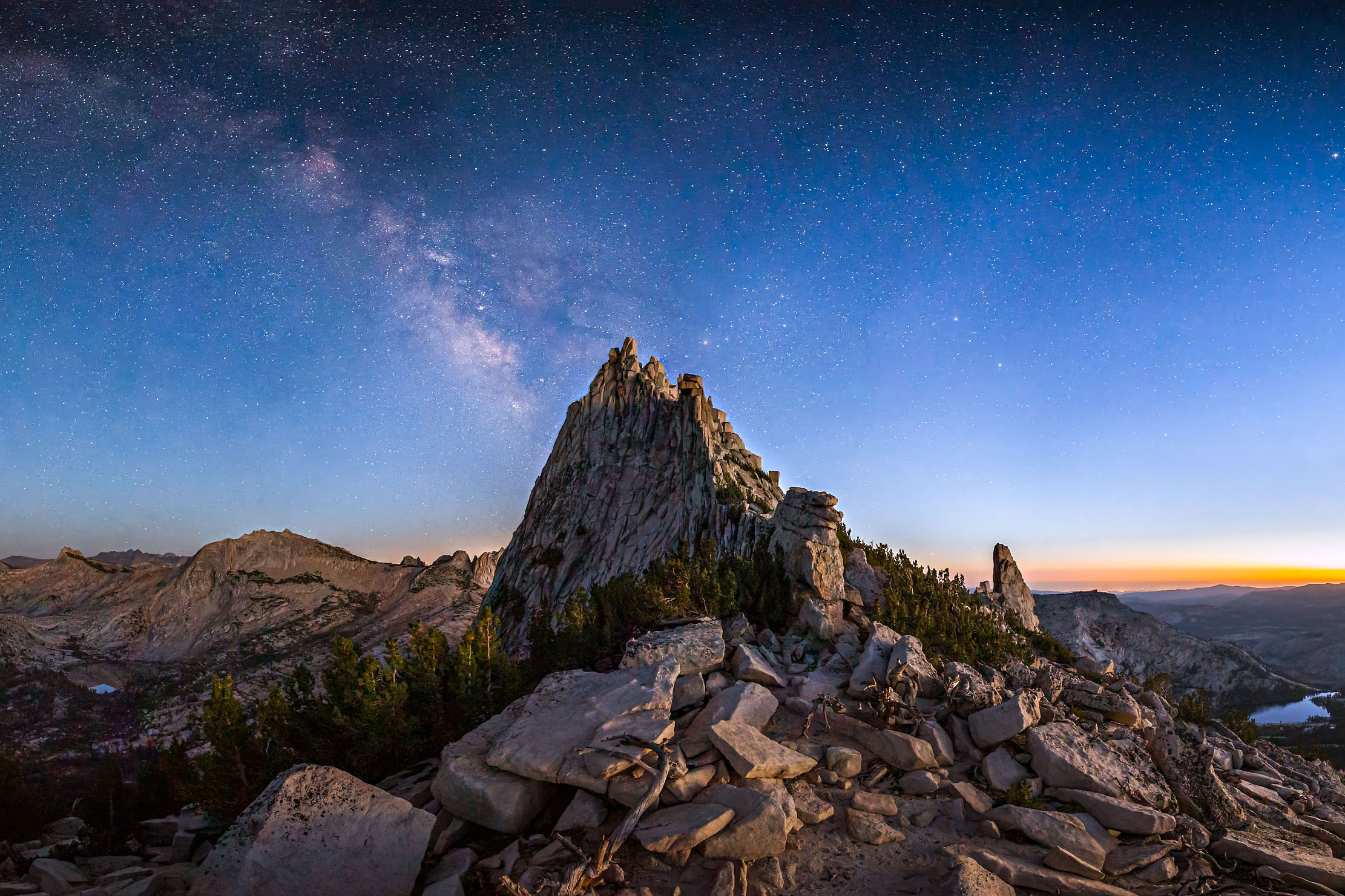 04-Yosemite-Cathedral-Milky-Way