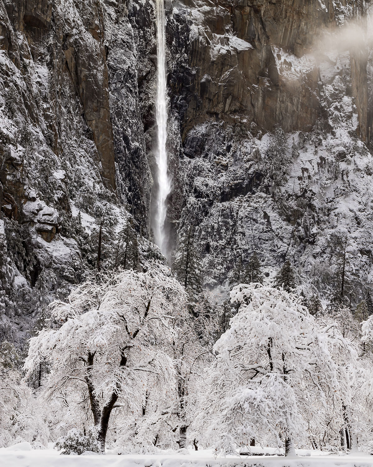 26-Yosemite-Bridalveil-winter-snow-trees