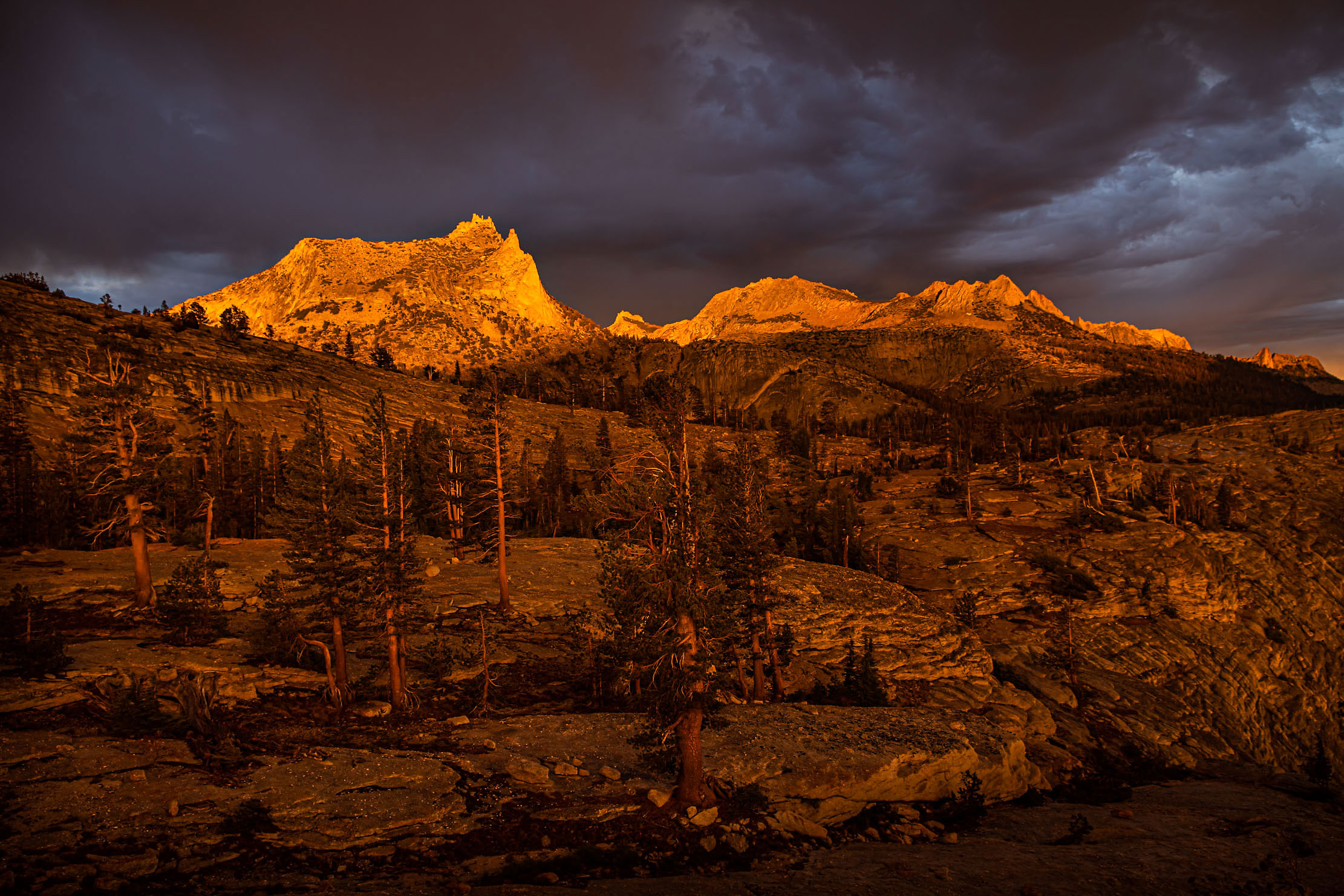 37-Yosemite-Cathedral-Echoes-alpenglow