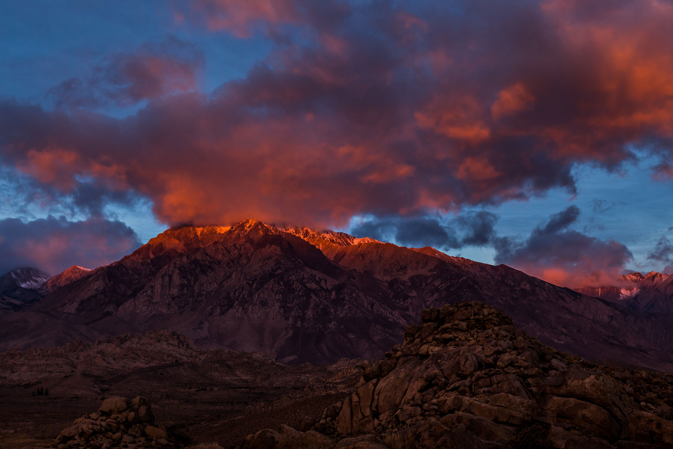 38-Eastern-Sierra-Red-Mt-Tom-sunrise