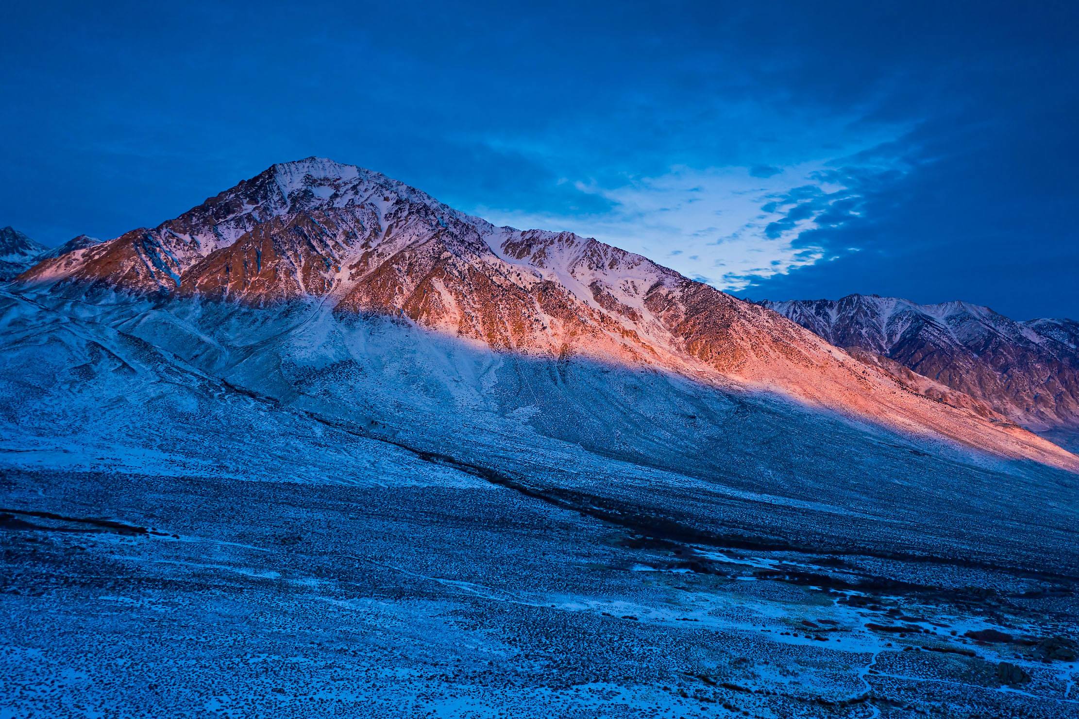 55-Eastern-Sierra-Mt-Tom-aerial-winter