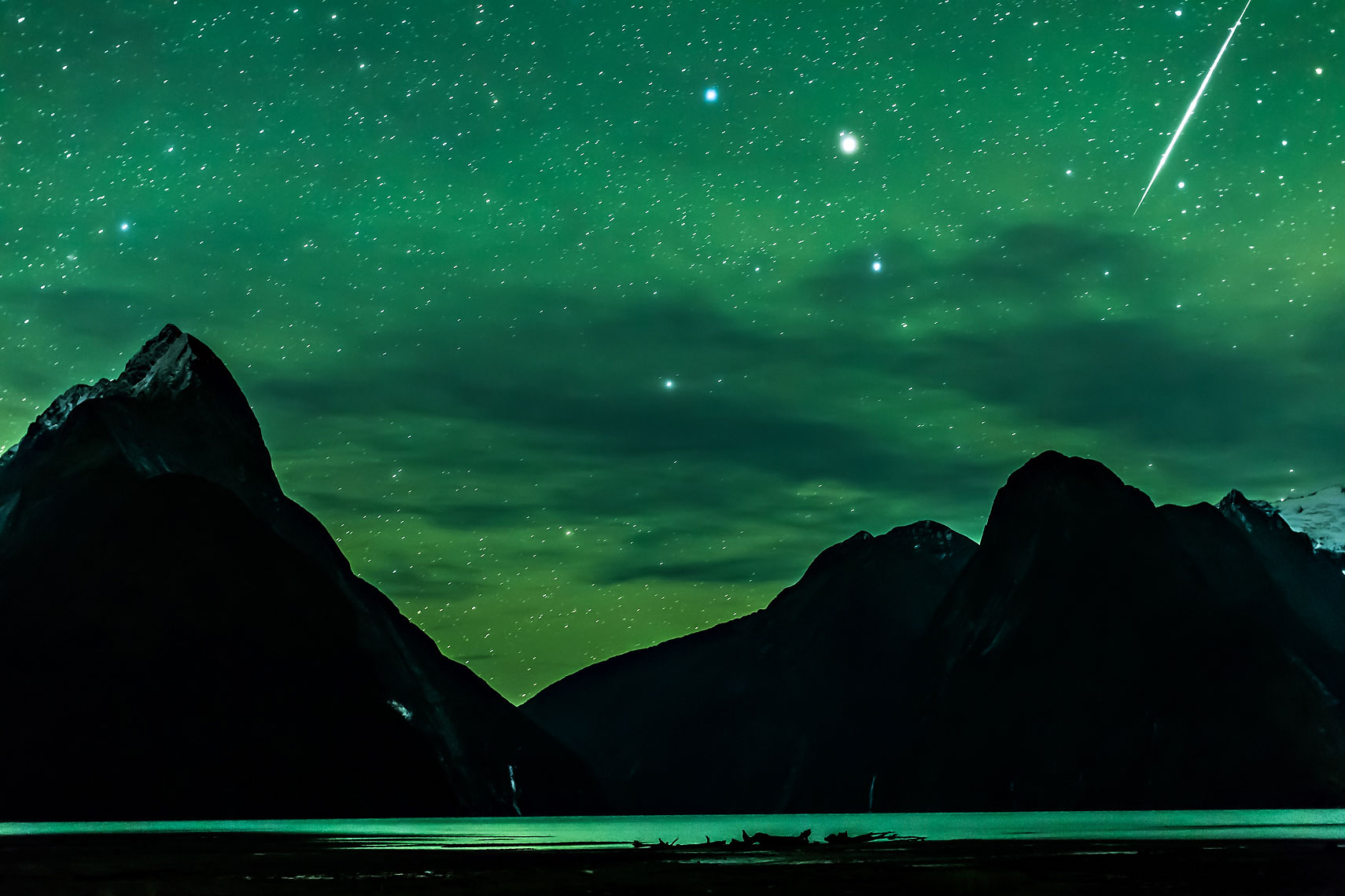 Milford Sound Green Airglow